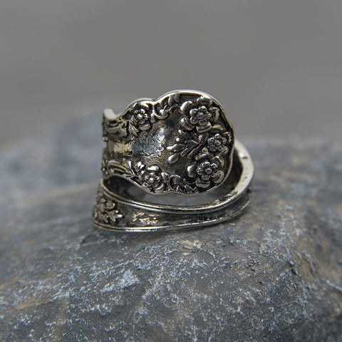 Dark Flower Spoon Ring